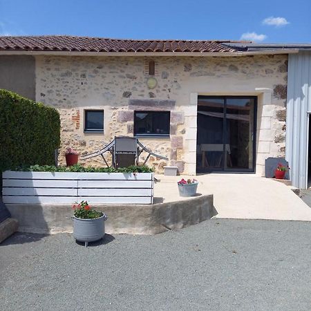 Gite La Petite Maison Montournais Exterior foto