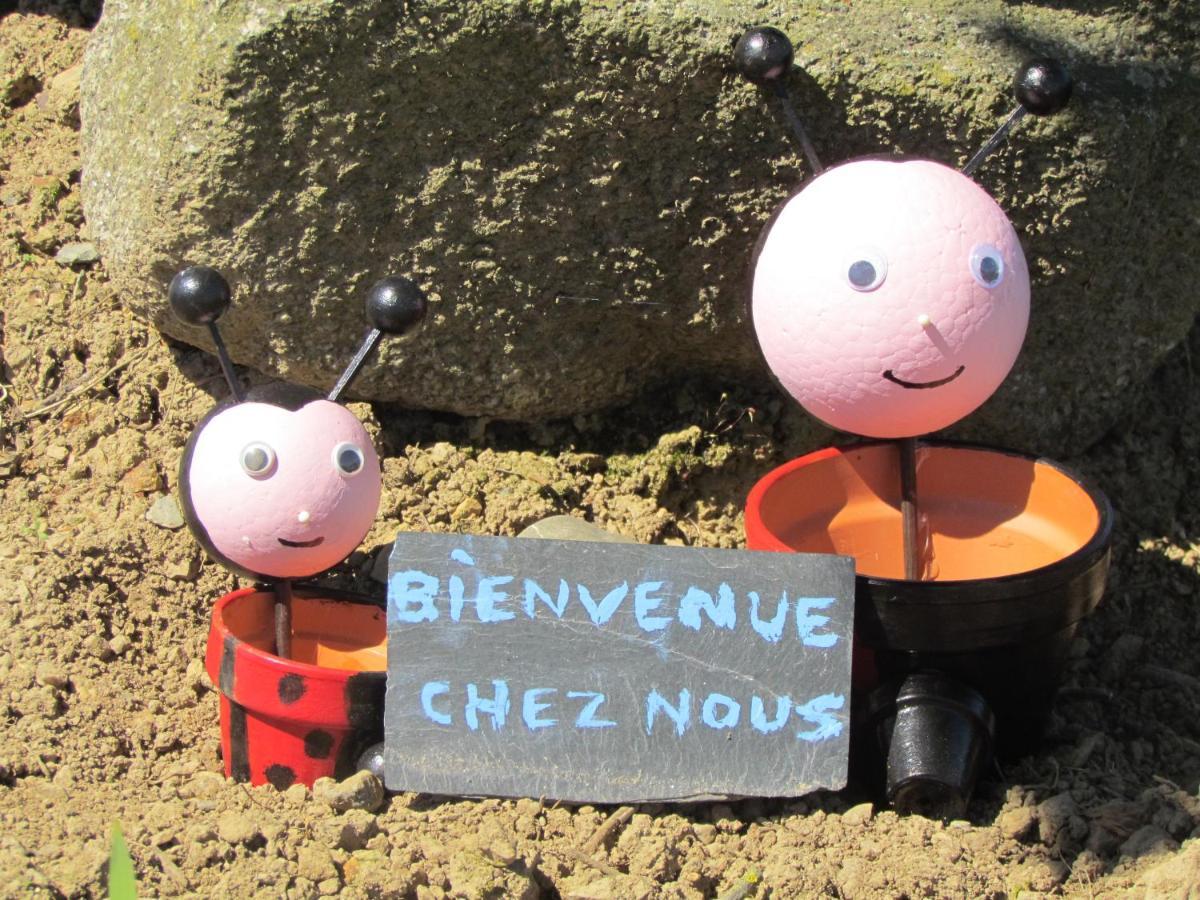 Gite La Petite Maison Montournais Exterior foto