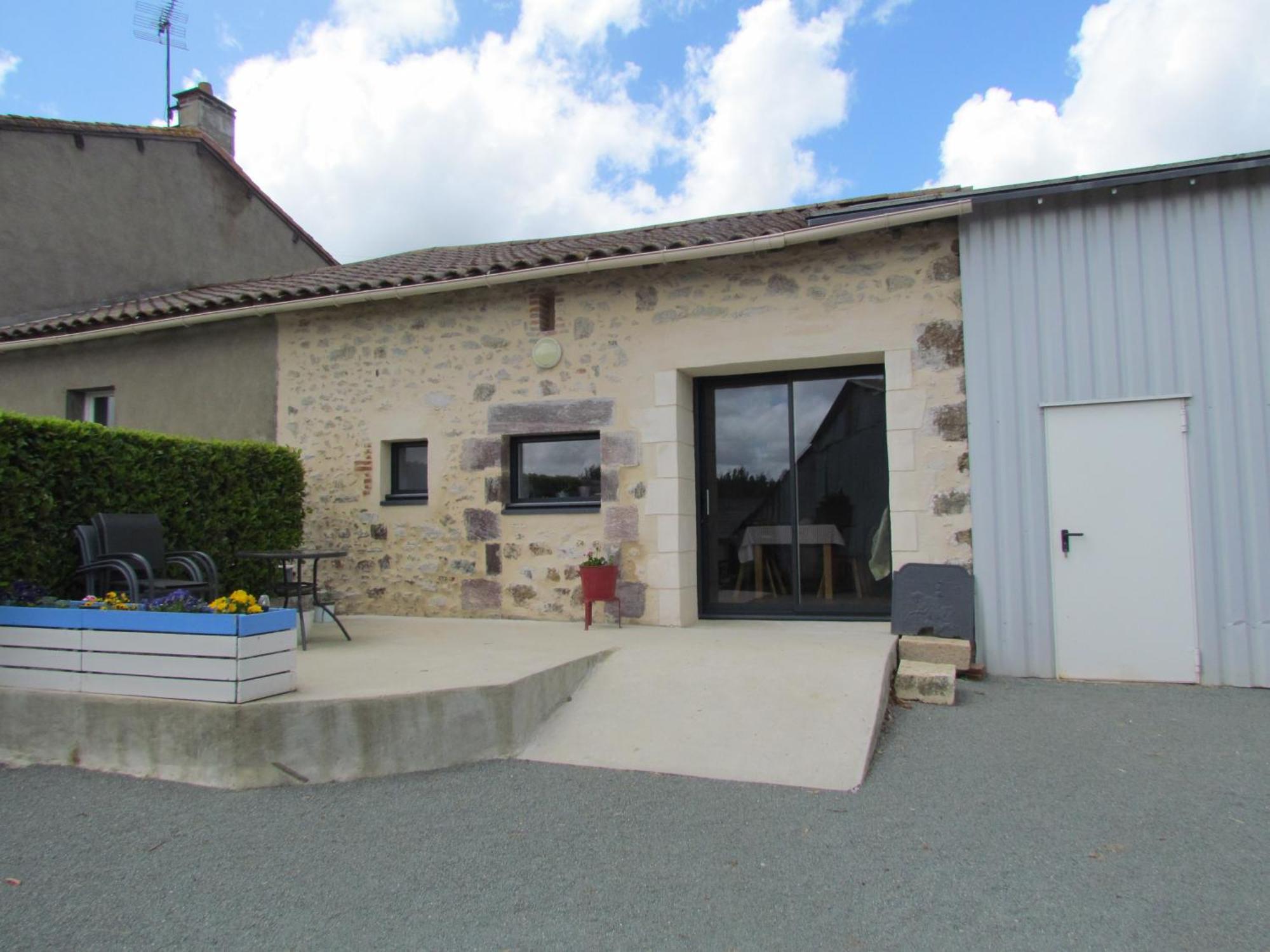 Gite La Petite Maison Montournais Exterior foto